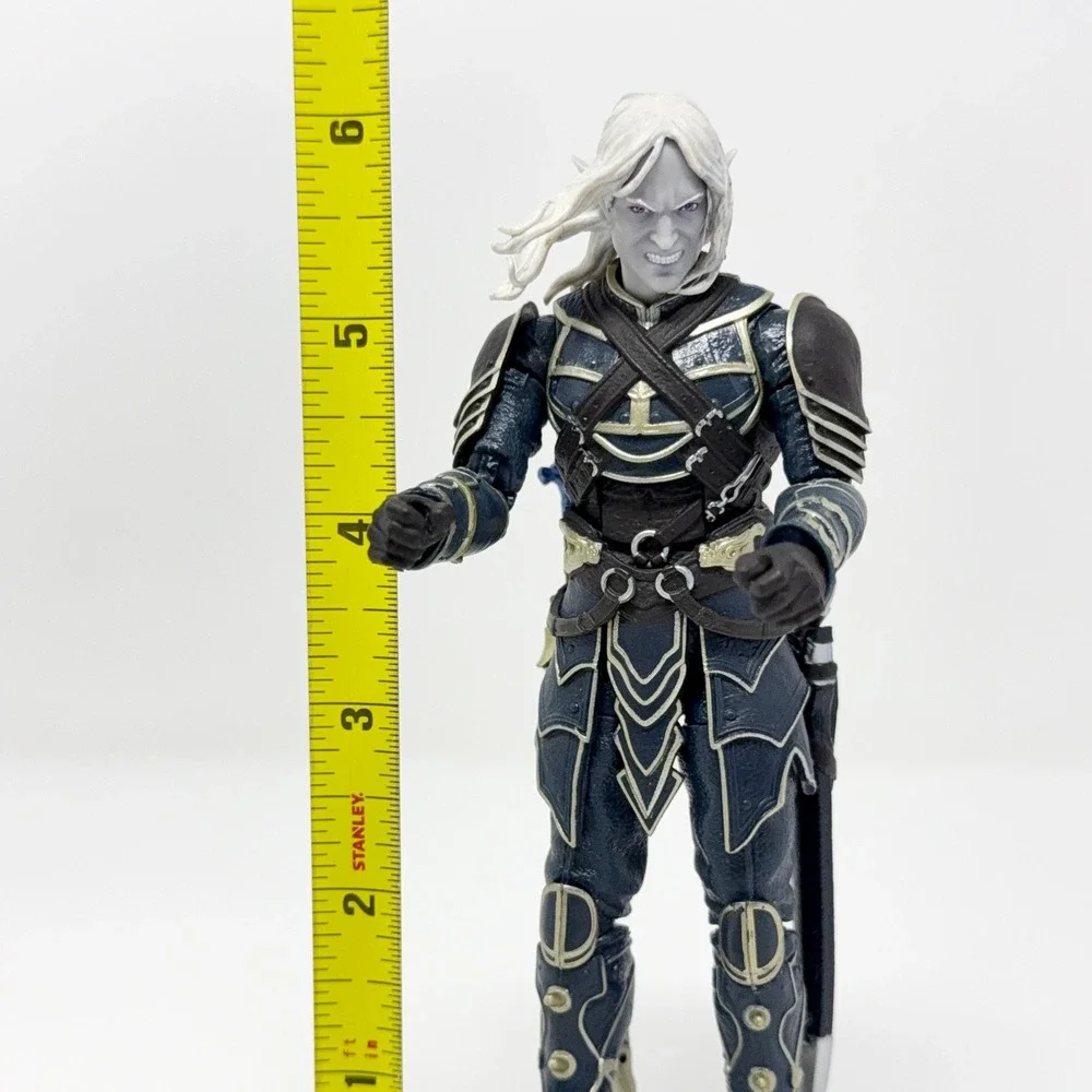 Hasbro Dungeons & Dragons Drizzt Do'Urden Action Figure & Accesories